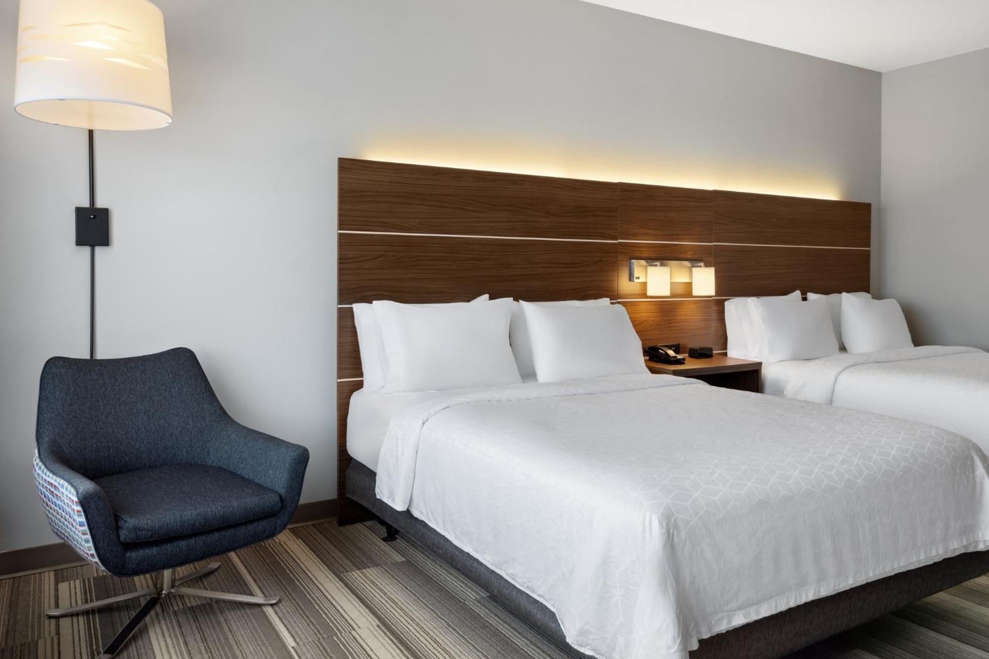 Holiday Inn Express & Suites - Madison West - Middleton By Ihg Exterior foto